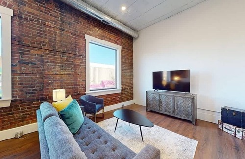 Grand Island Apartment | Railside Retreat: 1-Bedroom Downtown Apartment