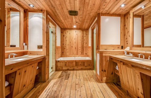 Gallatin Gateway Hotel | Rainbow Ranch Lodge