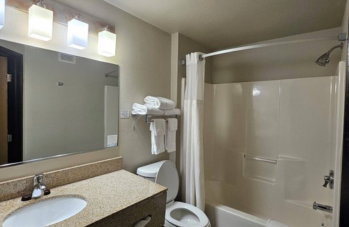 Platte City Hotel | Ramada by Wyndham Platte City KCI Airport