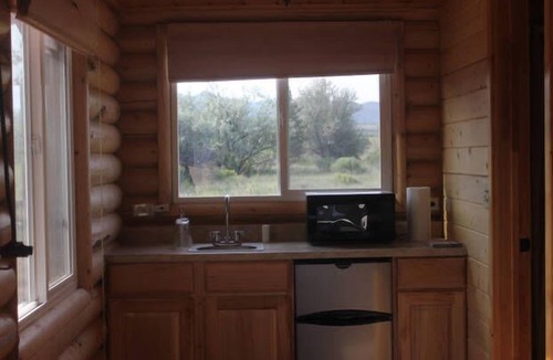 Hatch Cabin | Ranch Hands Bunkhouse RiverView cabin - Sevier River Ranch - 1 Cal King Bed