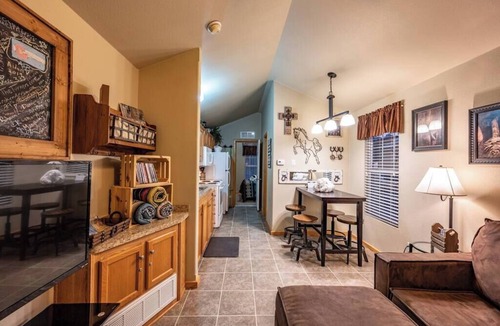 Broken Bow Cabin | Ranch: Sleeps 4, Tiny Cabin, Pets, Near Park/Lake