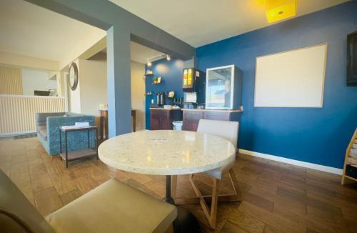 Junction City Hotel | Red Lion Inn & Suites Junction City