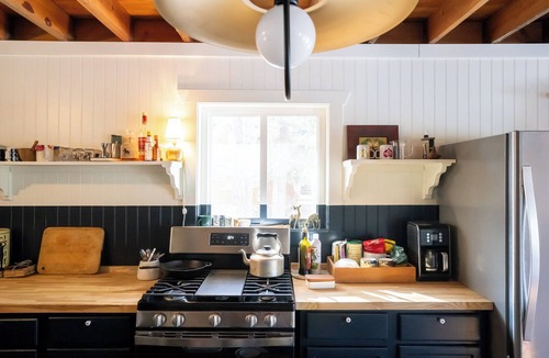 Lewiston Cabin | Refined Rustic: Designer Cabin for Golf and Fishing