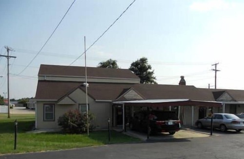 Harrisonville Hotel | Relax and Recharge in Knights Inn Harrisonville! Free Parking, Pets Allowed