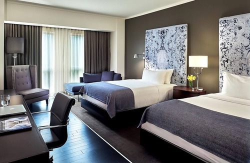West Plaza Hotel | Relax and Unwind! 3 Convenient Units, Pool, Pets Allowed, Near Union Station!