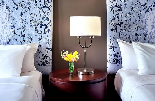 West Plaza Hotel | Relax and Unwind! 3 Convenient Units, Pool, Pets Allowed, Near Union Station!