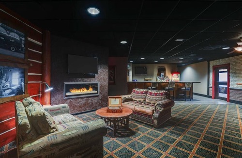 Sioux City Hotel | Relaxation in Heated Pool & Whirlpool Suites in Historic Area | Near 3rd street