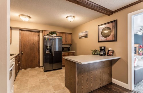 Overland Park House | Relaxing and spacious single family in heart of Overland Park