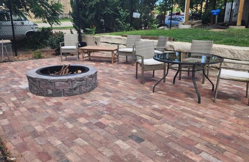 Downtown Apartment | Relaxing Downtown 1 Bed, Dog Friendly Apartment with Deck, Dog Exercise Area
