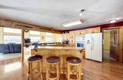 Dayton House | Relaxing Mountain view, 5 bdr sleeps 11, 4400 sqft