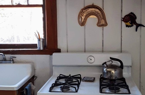 Riverhead House | Relaxing North Fork Cottage On The Water~ Amazing Sunsets!