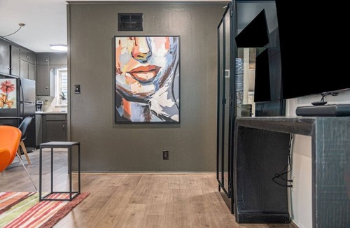 Benson House | Relaxing Spot with Zen Garden & Year-Round Hot Tub!