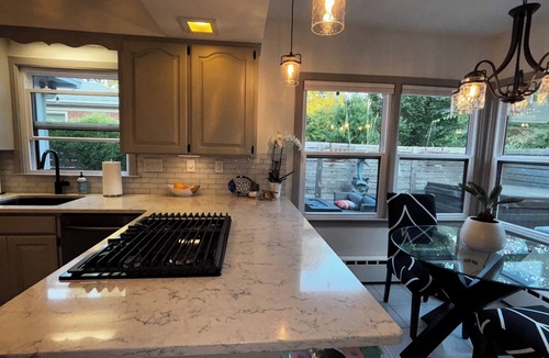 Iowa City House | Remodeled Mid-Century home in Manville Hts walk to campus, Kinnick UIHC & Carver