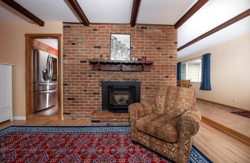 Lander House | Remodeled Mountain Retreat with Hot Tub and Scenic Views Near Trails in Lander, Wyoming