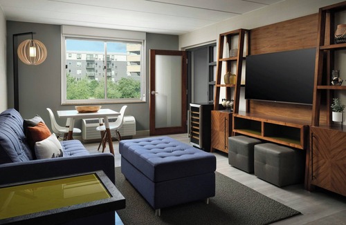 West Bloomington Hotel | Renaissance Minneapolis Bloomington Hotel