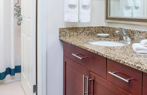 Southwest Topeka Hotel | Residence Inn by Marriott Topeka