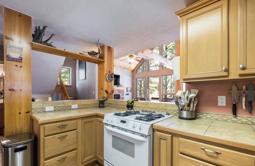 Angel Fire Cabin | Retreat on the green, great outdoor space, close to bike trails - sleeps 8-12