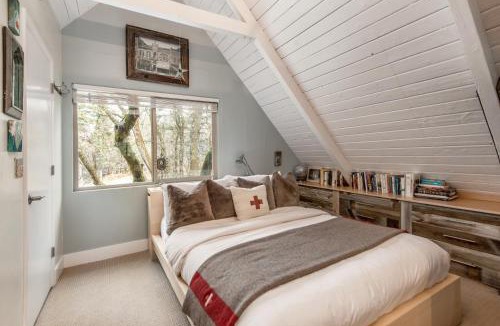 Sundance House | Ridgetop - Cozy Cabin, Hot Tub, Wood burning fireplace