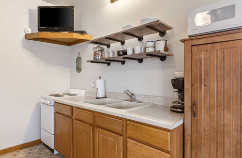 Burt County House | River Cabin | Grill | Boat Slip