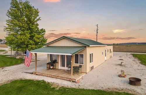 Burt County House | River Cabin | Grill | Boat Slip