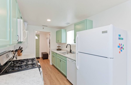 Grand Junction Cottage | River City Hideaway Pets Downtown Desk