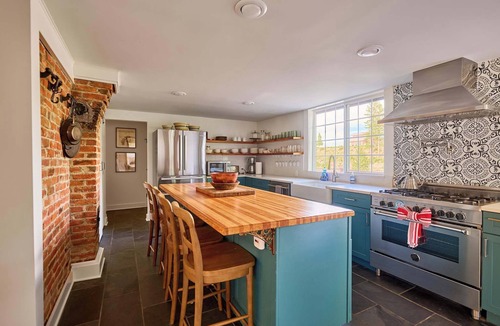 Carlton House | River's Edge Ranch - 4BR ranch house + guest suite