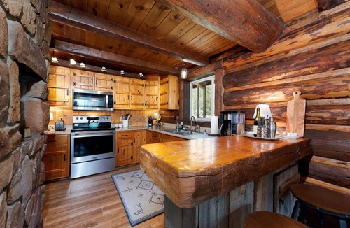 Durango Cabin | River Stone Cabin | Florida River Access, Fireplace, Deck with Grill, Trails