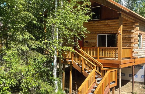 Houston Cabin | Riverfront, Authentic, Luxury Log Cabin-Bison