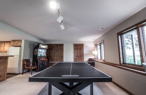 Aspen Brook House | Riverfront, hiking from the front door, minutes to RMNP