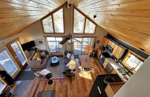 Indian Mountain House | Rocky Mt Cabin 2bed loft Hot Tub Amazing Views
