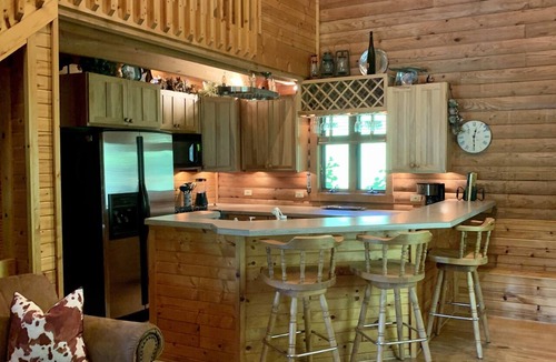 Hanover Cabin | Rocky Waters Estate, Hanover IL - Fisherman’s Cabin