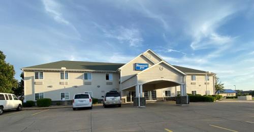 Salina Hotel | Rodeway Inn Salina North
