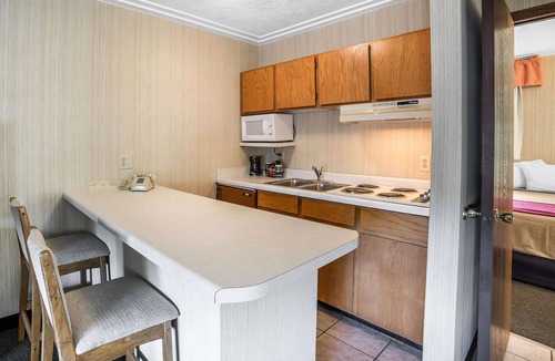 Lander Hotel | Rodeway Inn & Suites Pronghorn Lodge Lander