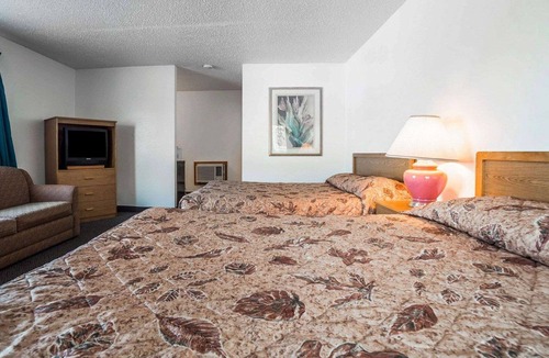 Arlington Hotel | Rodeway Inn