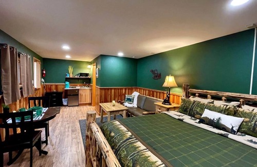 Thompson Falls House | Romantic Vacation Rental Great to Disconnect in Montana