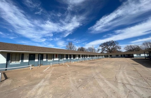 Harper Hotel | Room 22 - Standard Queen - Sleeps 4 - Harper Motel