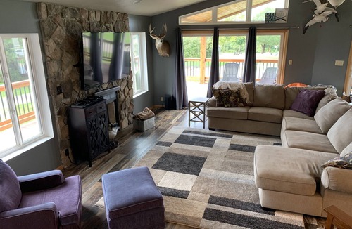 Milford House | Room for large family at Milford Lake, Kansas