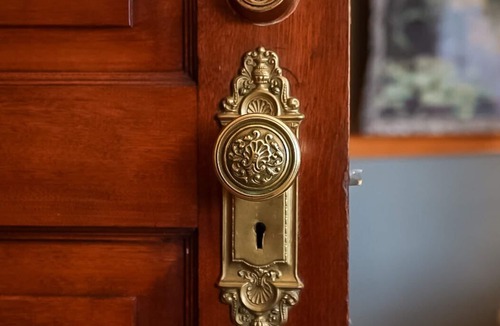 Midtown Bed & Breakfast | Royal Retreat