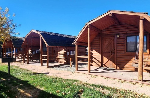 Fruita Cabin | Rustic Extended-Stay Camping Cabin with Scenic Outdoor Amenities near Local Attractions in Fruita, Colorado