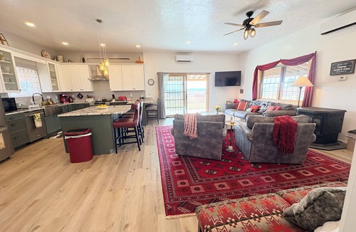 Daniel House | Rustic Luxury Cottage in Pinedale close 2 Jackson