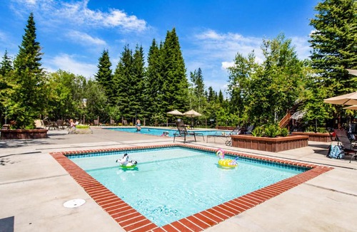 McCall House | Rustic Retreat Near Lake & Golf Course