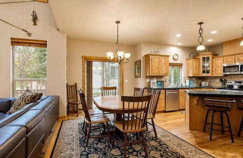 McCall House | Rustic Retreat Near Lake & Golf Course