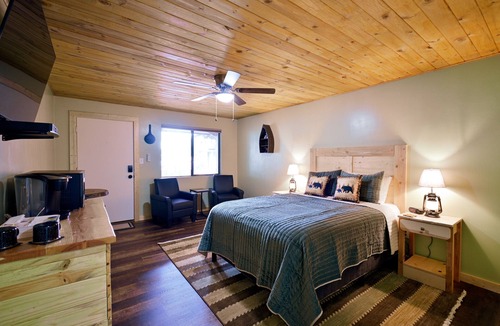 Overgaard Hotel | Rusty Buck Inn