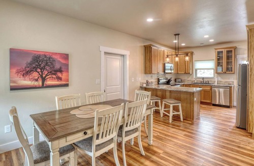 Rockerville Condo | Saddle Up For Luxury 2 Bedroom - 15 Minutes to Mt. Rushmore