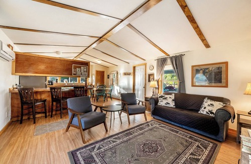 Saddlestring House | Sadie's Place, Two Bedroom tucked into paradise.