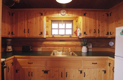 Dubois House | San Juan Hills Ranch provides a 35 acre exclusively private ranch for rent.