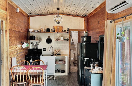 Hutchinson House | Santa Fe Chief Traincars Private and Secluded Retreat in the Country.