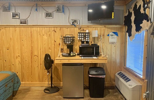 Cache Cabin | Saving the Longhorn Cabin near Wichita Mountains Medicine Park Cache, sleeps 2