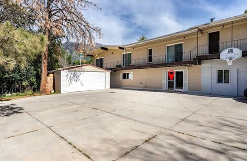 Sandy House | Scenic Mountain Escape Near Cottonwoods w/Hot Tub