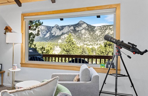 Estes Park Condo | Scenic View Estes Condo|King|5min RMNP